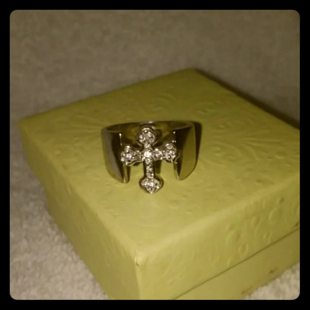 ◇New silver ring with a diamond cross
